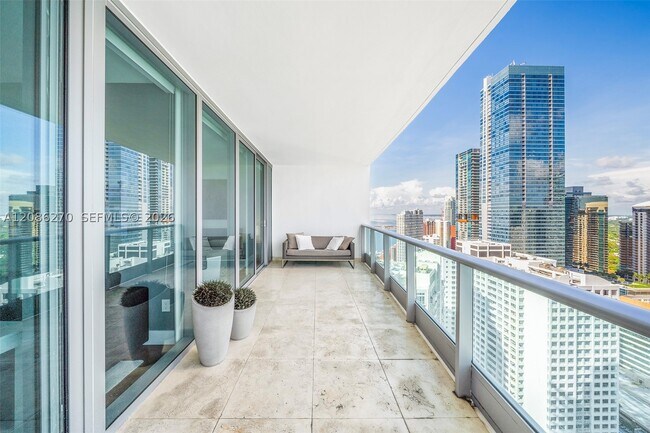 Building Photo - 1331 Brickell Bay Dr