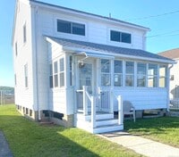 Building Photo - 405 Seaside Ave