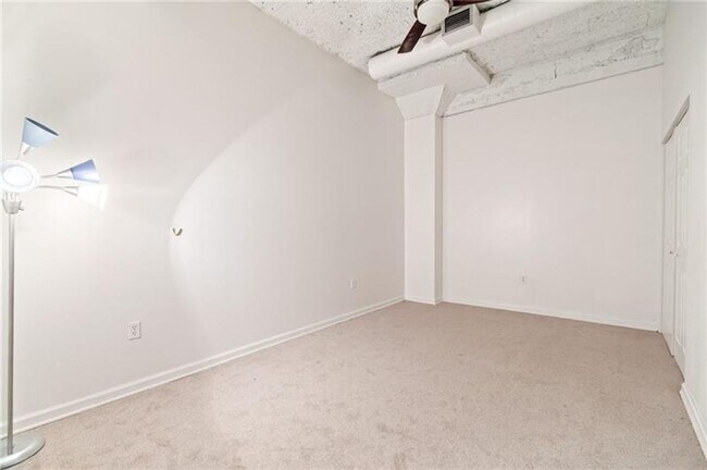 Building Photo - 2434 Smallman St