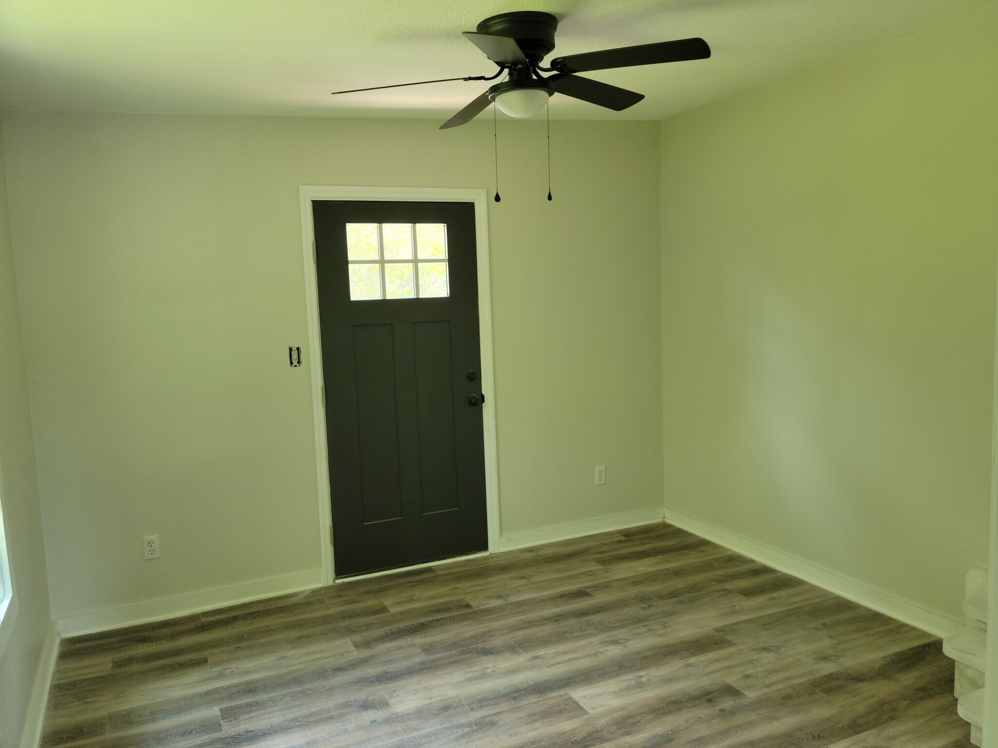 Office/Back Entry - 1530 Smith St
