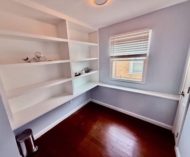 Building Photo - 2+ BED/1.5 BA Solid HOUSE in great East Passyunk/LOMO location w/ Central AC-HARDWOOD Flooring-WA...