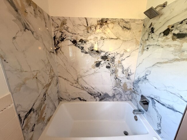 Building Photo - Hilltop Charm in Floyds Knobs – Spacious All-Brick Beauty with Room to Grow!