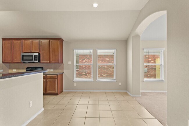 Building Photo - 2818 Lockeridge Oaks Dr