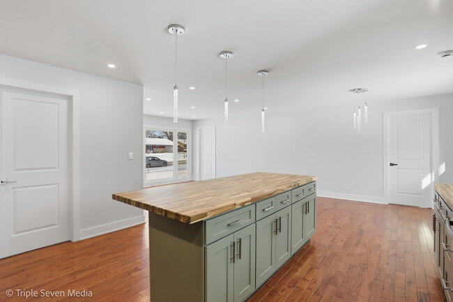 Building Photo - 505 Geronimo St