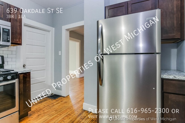 Building Photo - Tours Estimated to Begin 2/7 | 3 Bedroom 1...