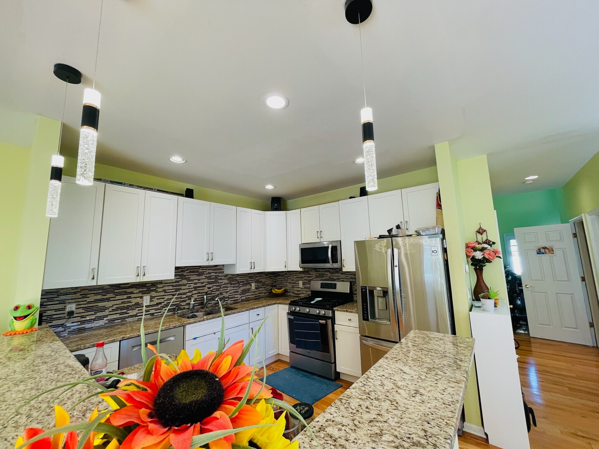 Building Photo - 2 Decroce Ct