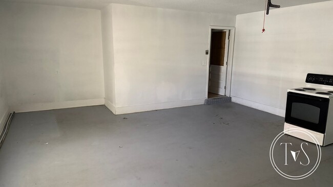 Building Photo - 133 Runaway Point Rd