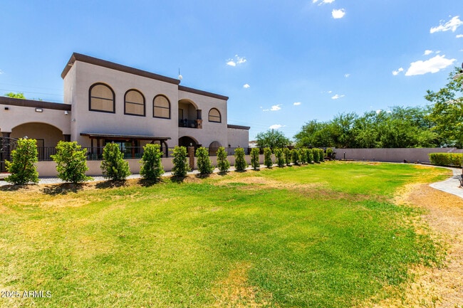 Building Photo - 2056 W Dobbins Rd