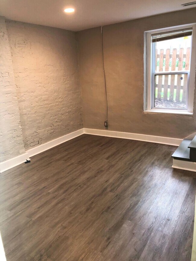 Building Photo - COMING SOON!! Historic 4 Bed, 2 Bath House