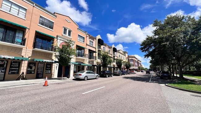 Building Photo - Beautiful 3/2 Townhouse Available !!