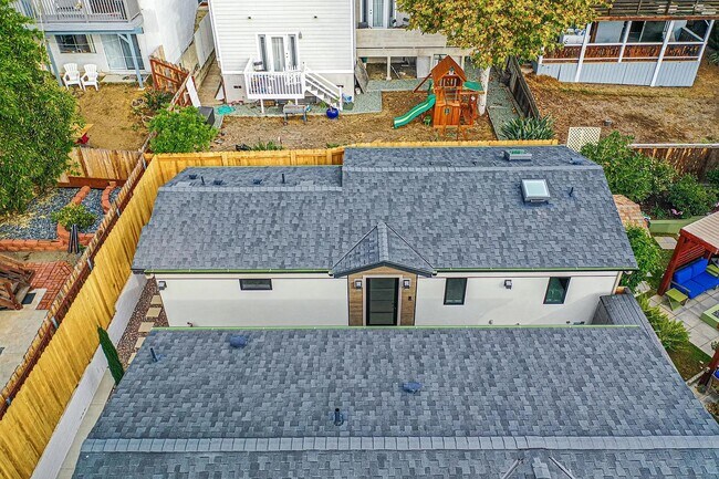 Building Photo - 264 Barbara Ave