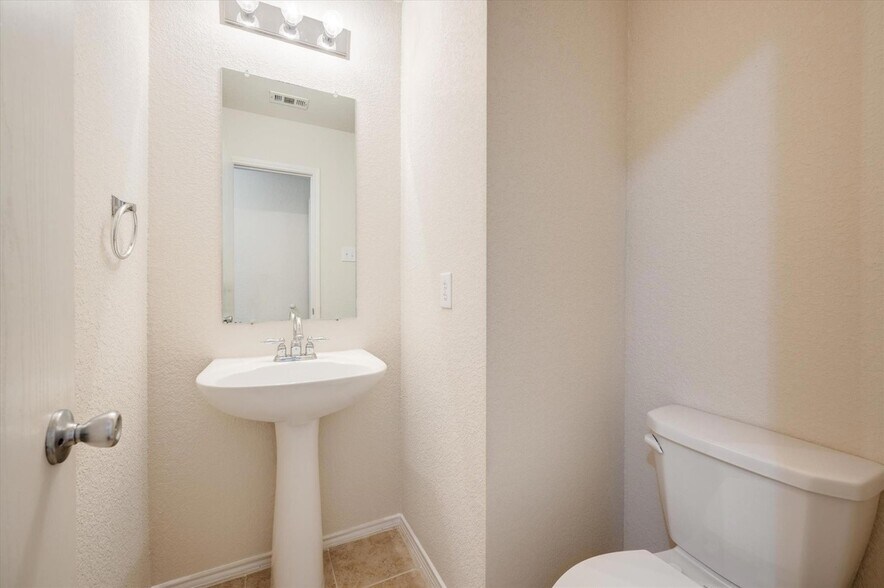 Building Photo - 9208 Conestoga Dr