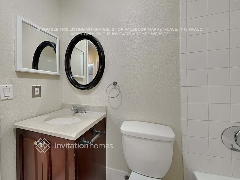 Building Photo - 14056 Langley Pl