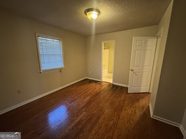 Building Photo - 107 Belair Dr