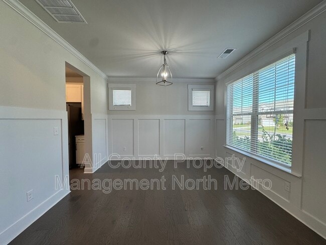 Building Photo - 7870 Tiberon Pkwy