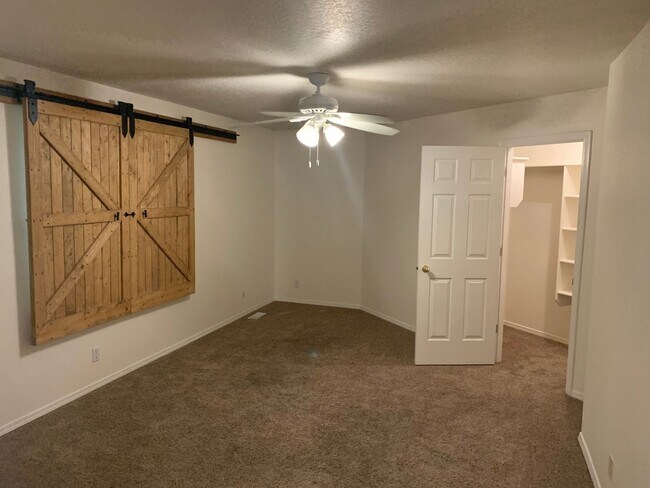 Building Photo - 4986 W Hillcrest View Ct
