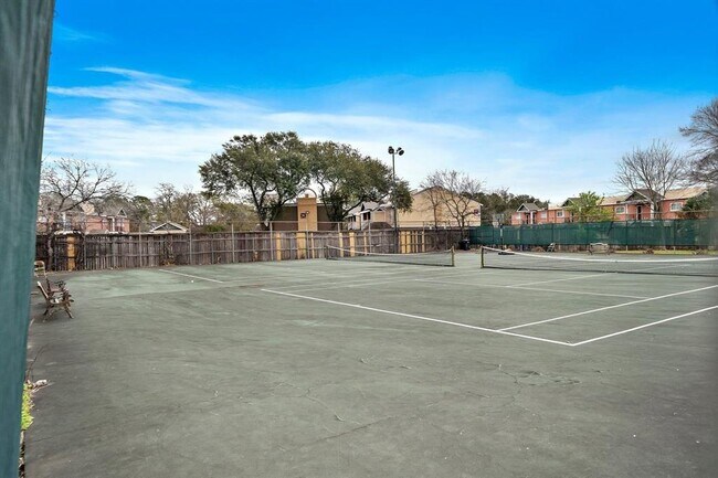Building Photo - 9495 Fondren Rd
