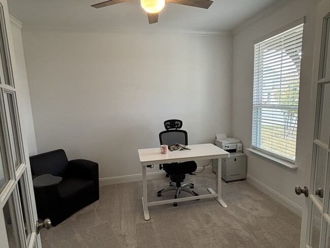 Building Photo - 428 Acuff Ln