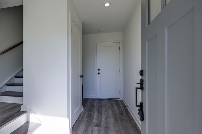 Entry Foyer with Mudroom - 2026 Edison Park Ln