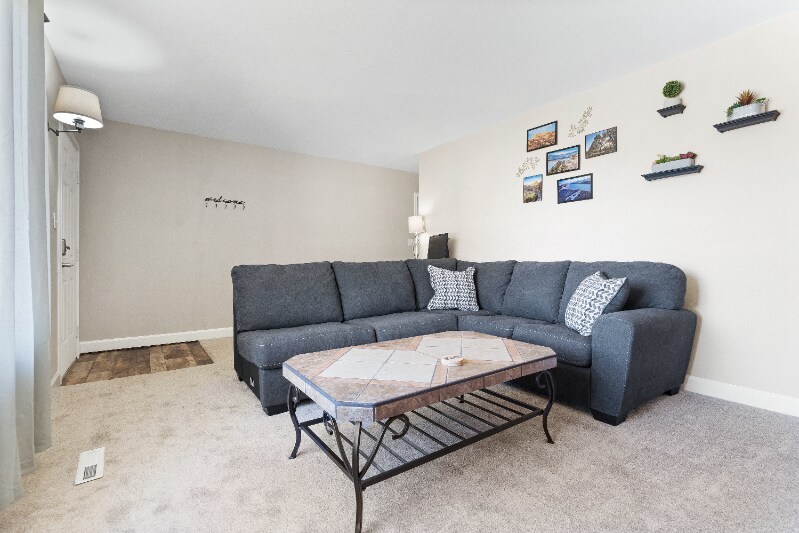 Building Photo - 1625 Banyan Dr