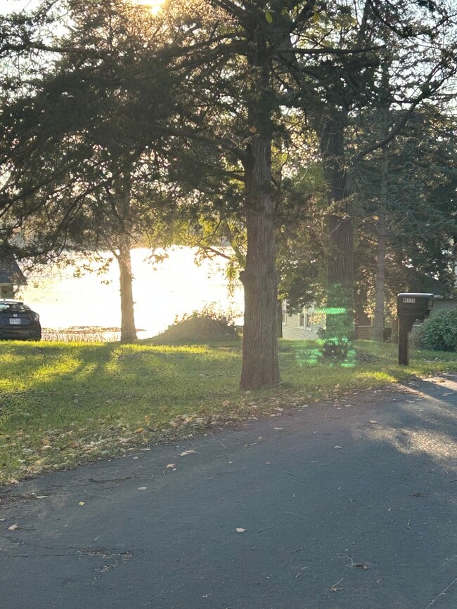 Building Photo - 6516 Shore Ln