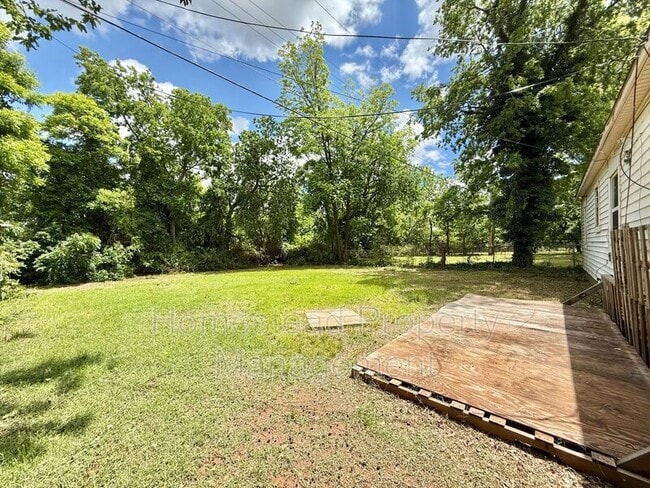 Building Photo - 4200 Altadena Ave