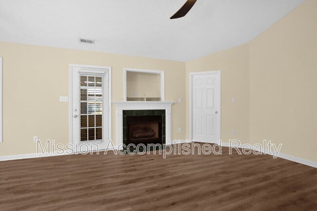 Building Photo - 3918 Red Oak Dr