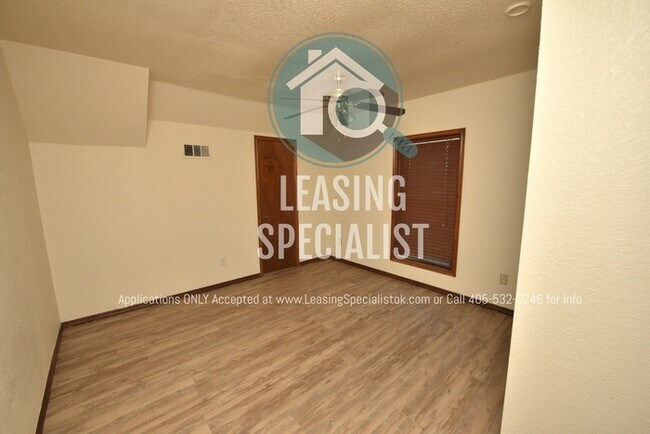 Building Photo - Central Norman 3 Bed 3 Bath PRELEASING FOR FALL 2026 SEMESTER