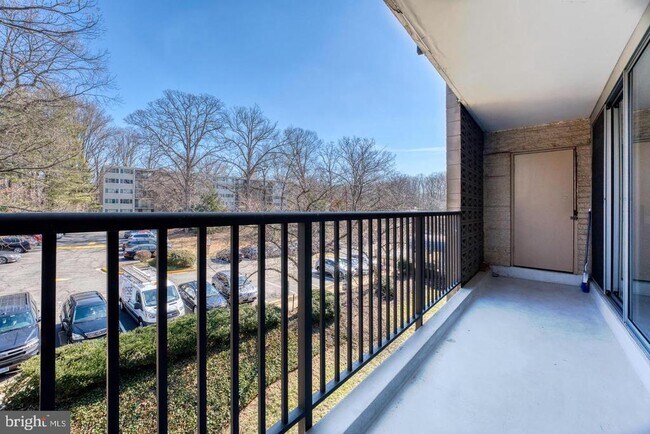 Building Photo - 4410 Briarwood Ct N