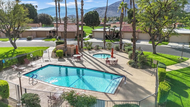 Building Photo - 17 Lugo Dr