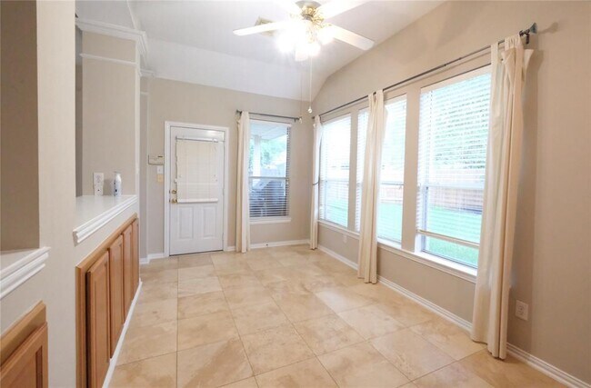 Building Photo - 3106 Rainbow Ct