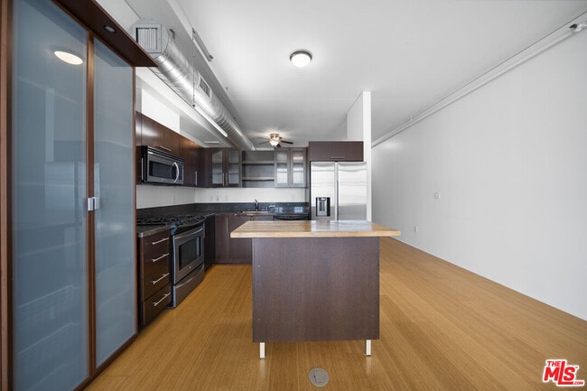 Building Photo - 1111 S Grand Ave