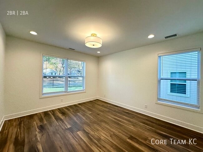 Building Photo - 7708 Main St