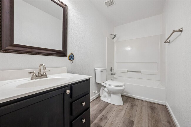 Building Photo - 141 Beech Dr