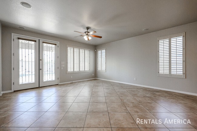 Building Photo - 3173 E Canyon Way