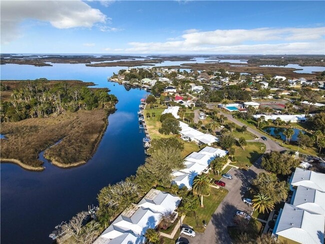 Building Photo - Islands Community Condo