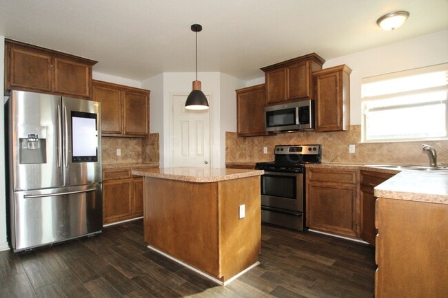 Building Photo - 4 Bedroom in Copperas Cove’s House Creek N...