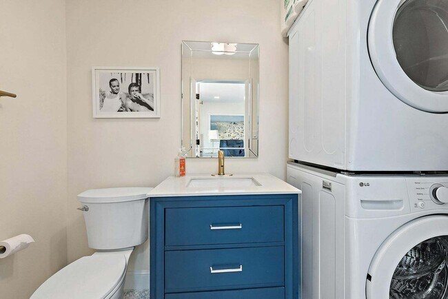 Building Photo - 3211 Washington Rd