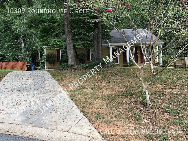 Building Photo - 10309 Roundhouse Cir