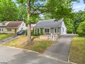 Building Photo - 15 Nestro Rd