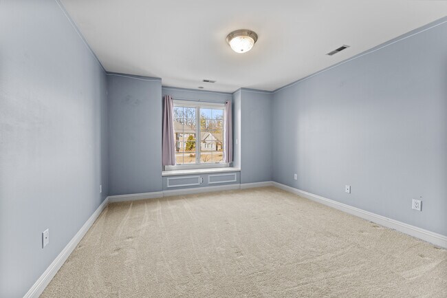 Building Photo - 12932 Sunset Bluff Ct