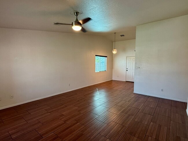 Building Photo - 4 Bedroom Home in San Luis AZ. with Fenced Lot and Landcaping