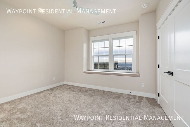 Building Photo - 3570 E Interstellar Ct