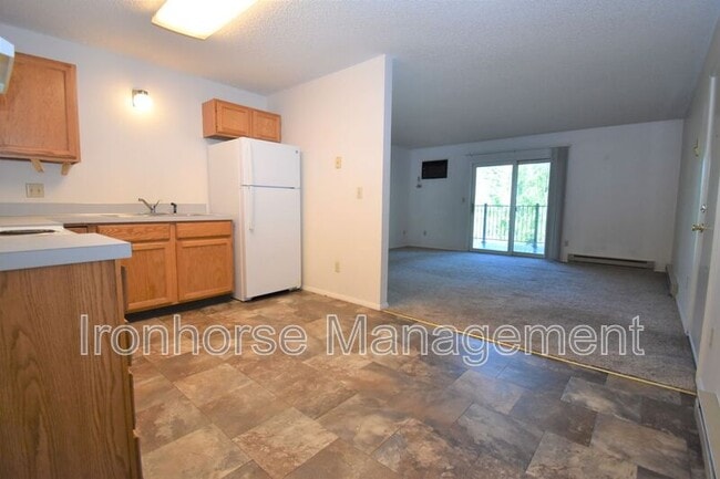 Building Photo - 809 W Villard St