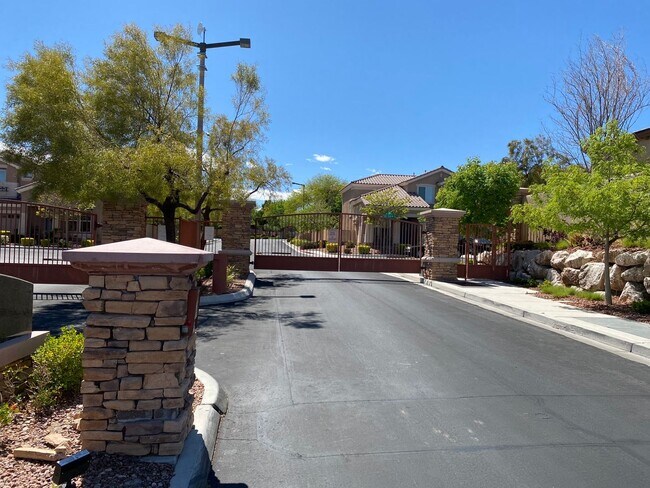 Building Photo - Pool!!! Spa!!! Summerlin!!! Gated!!! Park!! Mature lush landscape in back yard!! Synthetic Grass!...