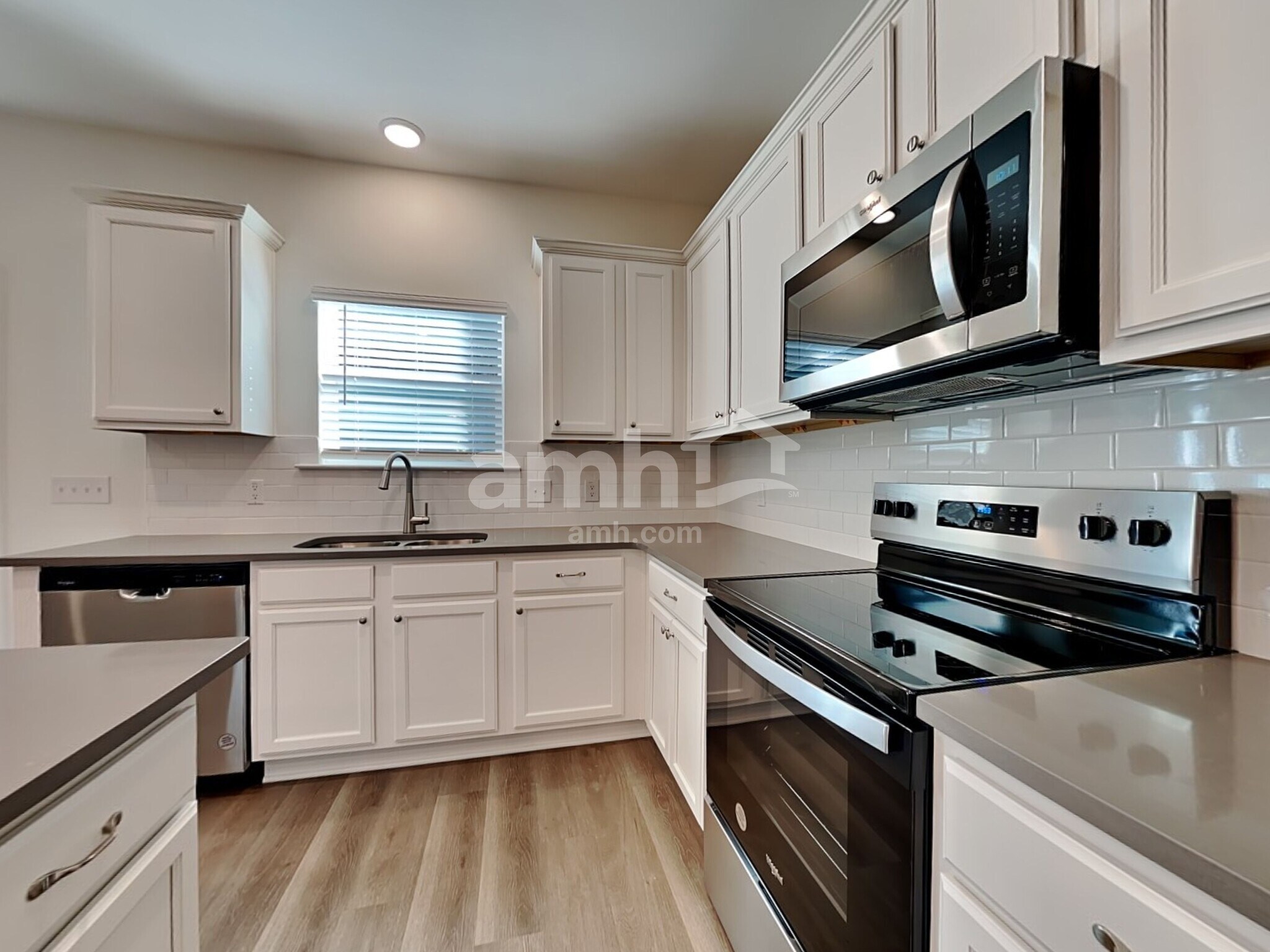 Building Photo - 1954 Weeping Cypress Dr