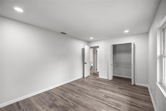 Building Photo - 5 Bahia Court Trce