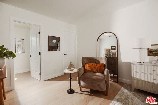 Building Photo - 15701 Ludlow St