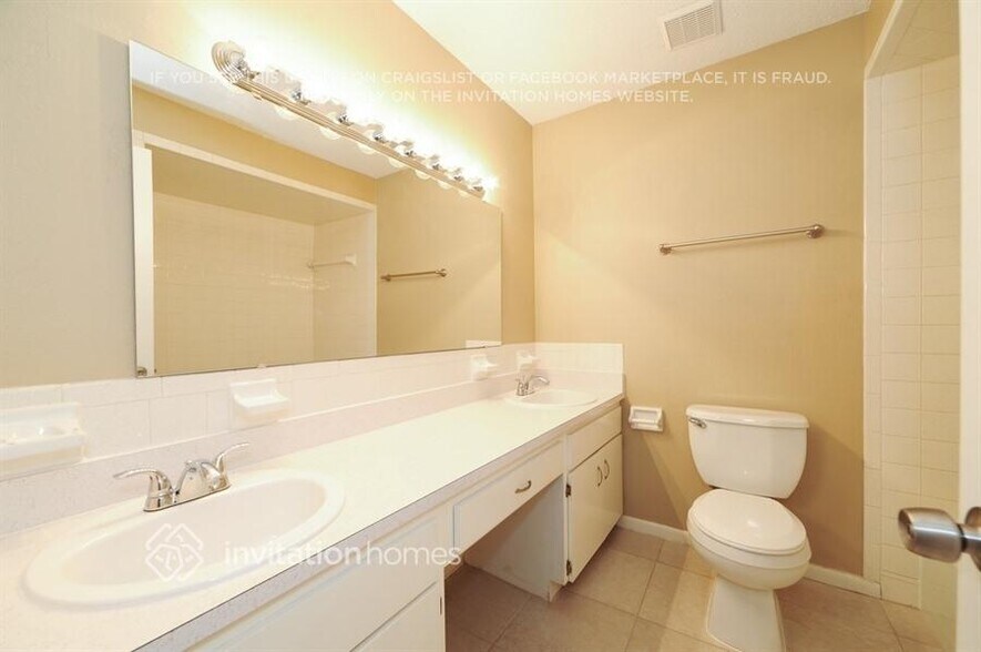 Building Photo - 6029 Christina Dr E