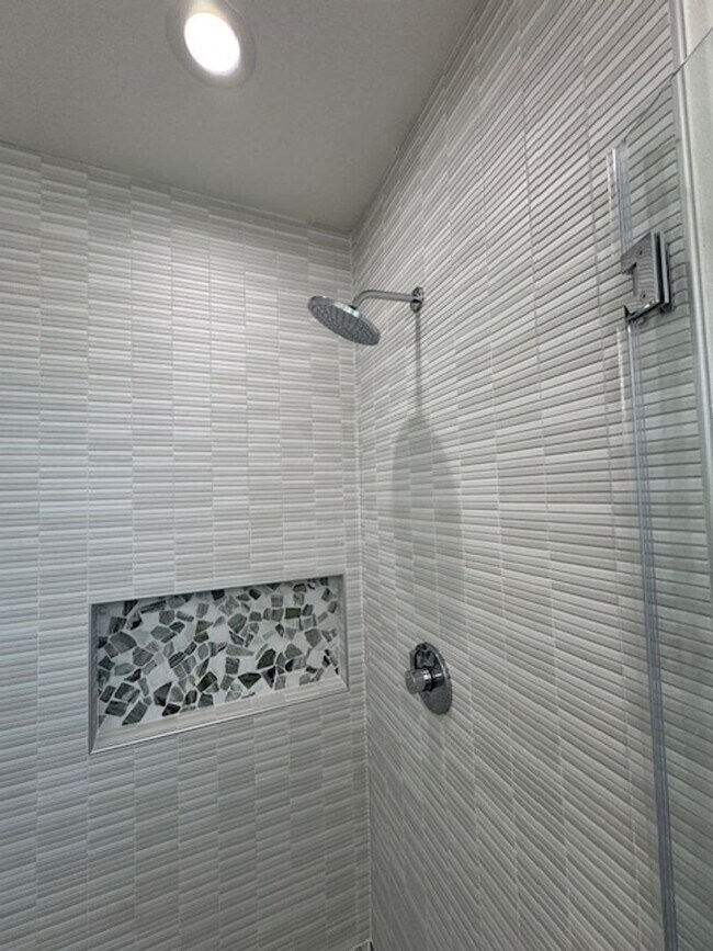 Building Photo - 6170 Briercrest Ave